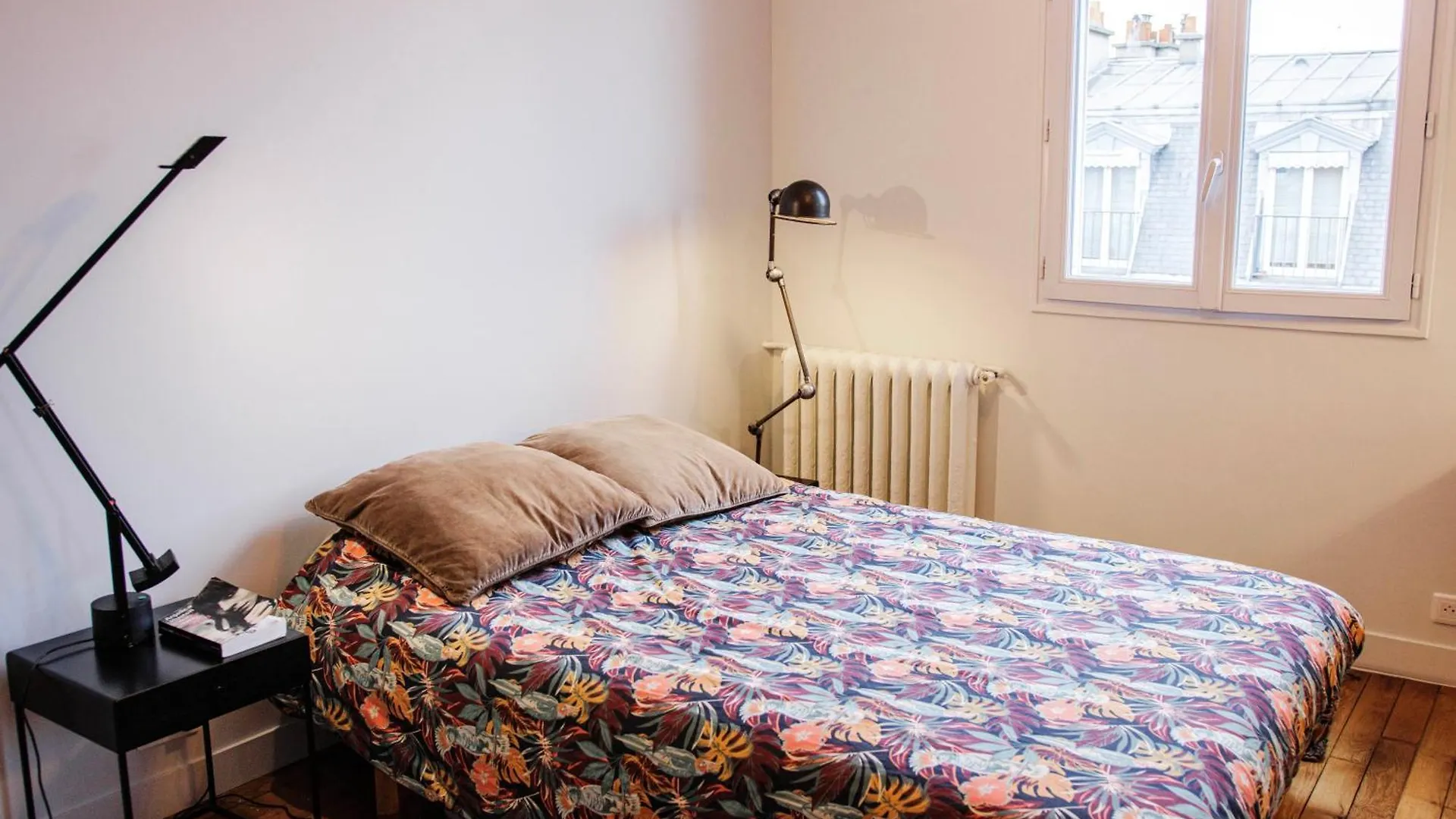 3 Pieces Lumineux Montmartre * باريس